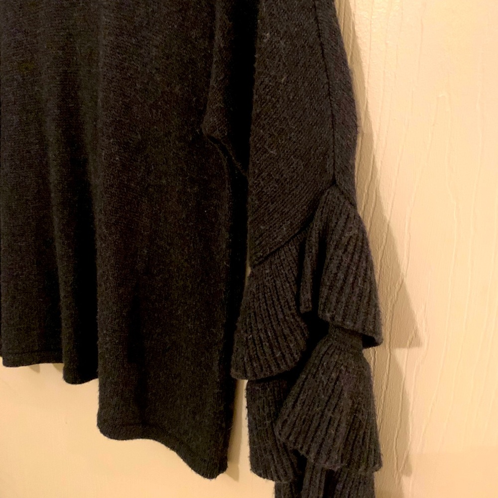 DESIGN HISTORY SWEATER